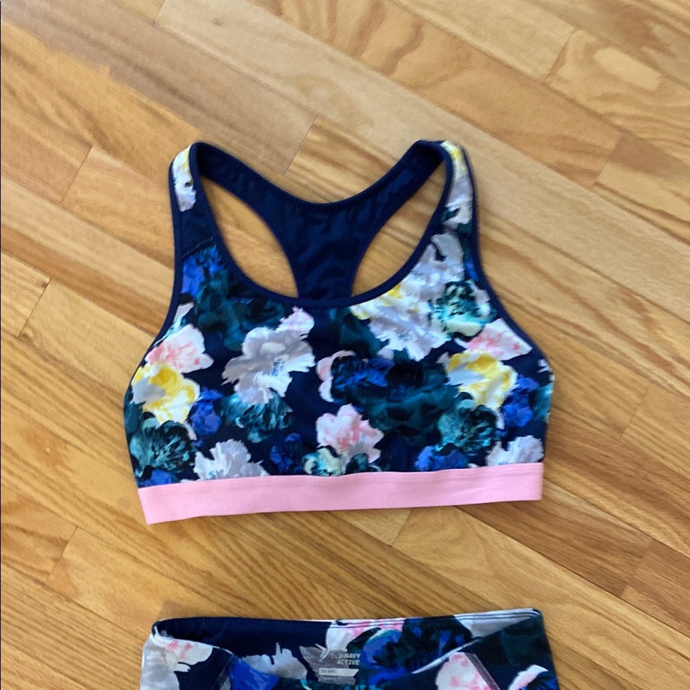 Floral Sports Bra and Leggings Set Old Navy - Picture 3 of 8